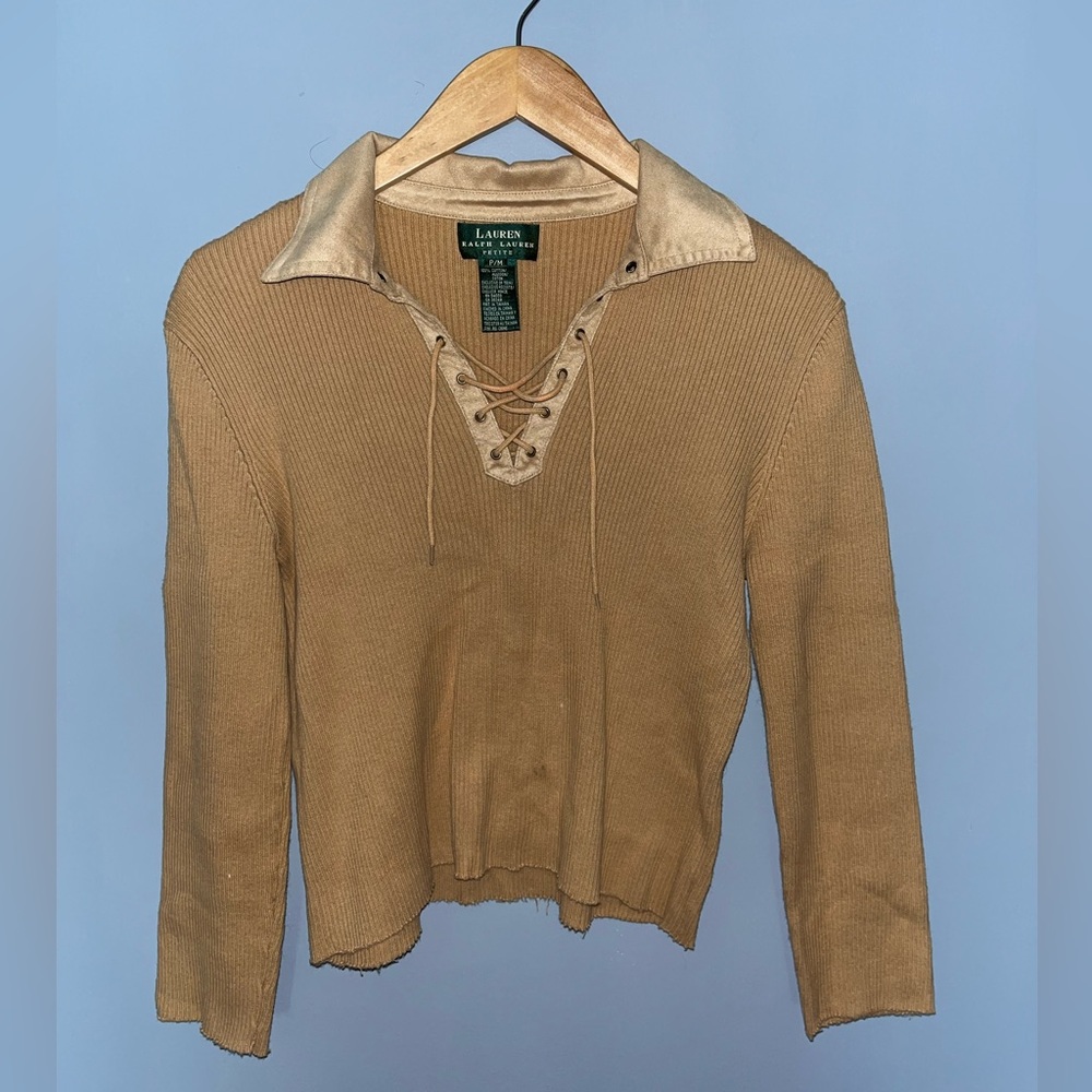 Ribbed drawstring v-neck long sleeve shirt